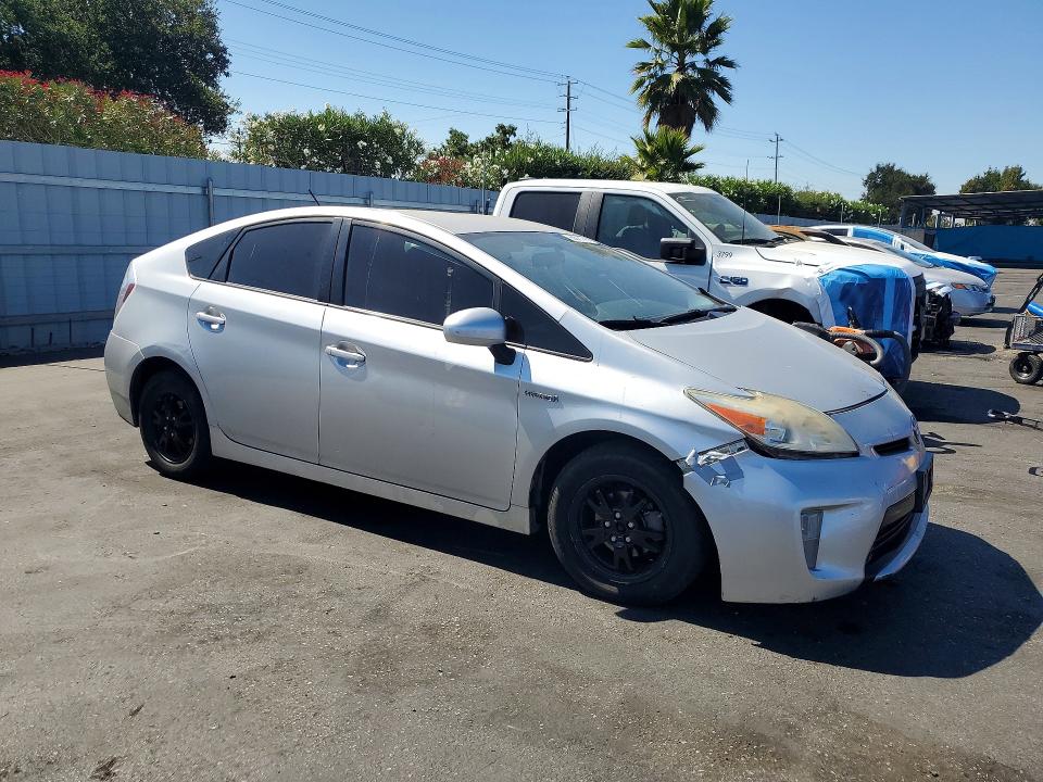 Photo 4 from auction – 2015 TOYOTA PRIUS with VIN JTDKN3DU3F0481895