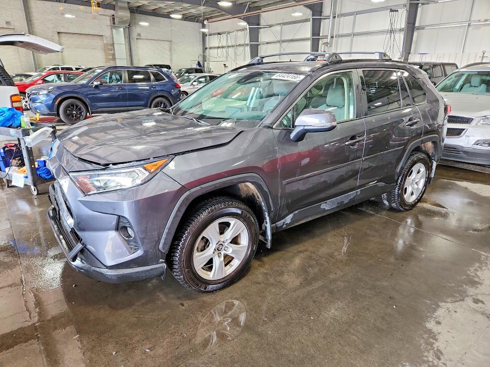 TOYOTA RAV4 2019 with VIN JTMP1RFV8KD502513 - Photo from auction