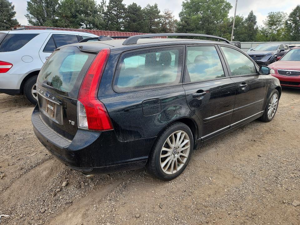 Photo 3 from auction – 2011 VOLVO V50 with VIN YV1672MW6B2606050