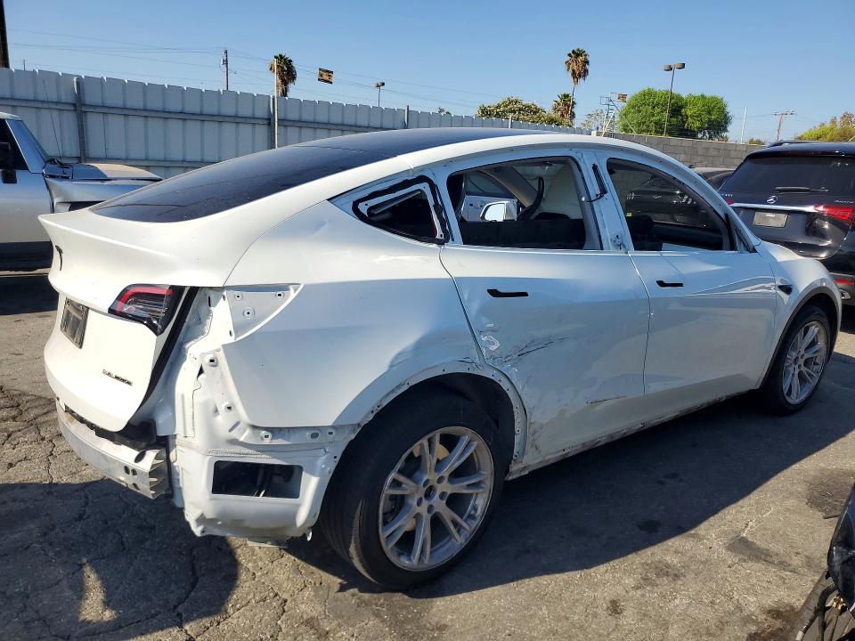 Photo 3 from auction – 2023 TESLA MODEL Y with VIN 7SAYGDEEXPA153779