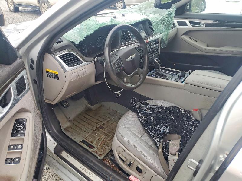 Photo 8 from auction – 2015 HYUNDAI GENESIS with VIN KMHGN4JE0FU045356
