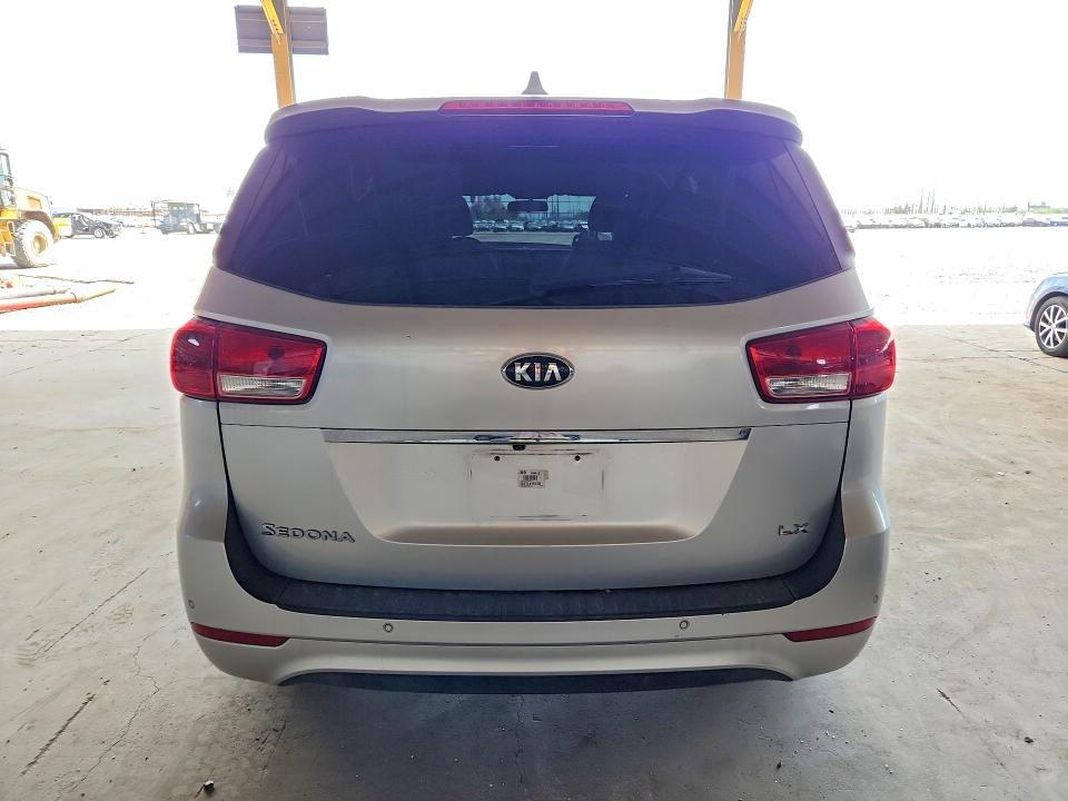 Photo 6 from auction – 2017 KIA SEDONA with VIN KNDMB5C17H6313102