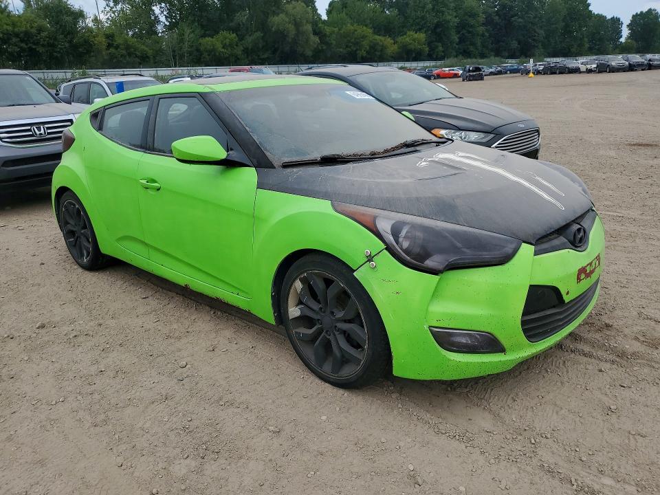 Photo 4 from auction – 2013 HYUNDAI VELOSTER with VIN KMHTC6AD7DU155910