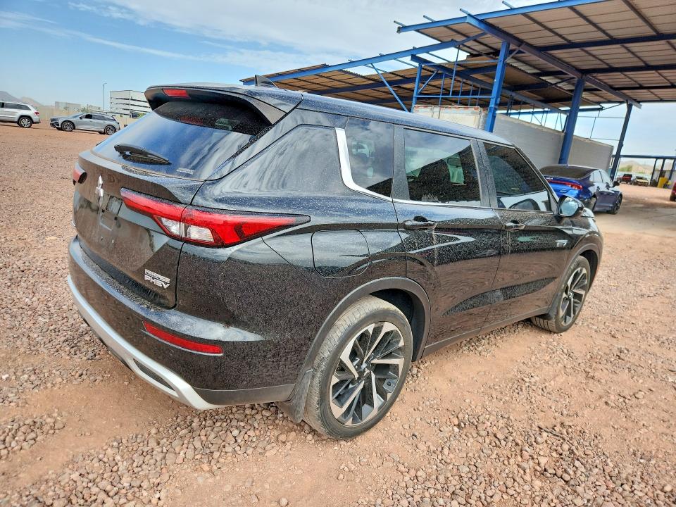 Photo 3 from auction – 2023 MITSUBISHI OUTLANDER with VIN JA4T5UA99PZ023487