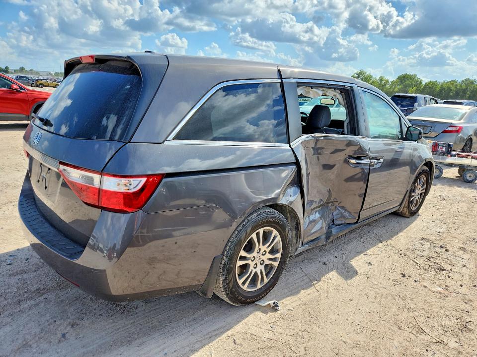 Photo 3 from auction – 2013 HONDA ODYSSEY with VIN 5FNRL5H68DB086413