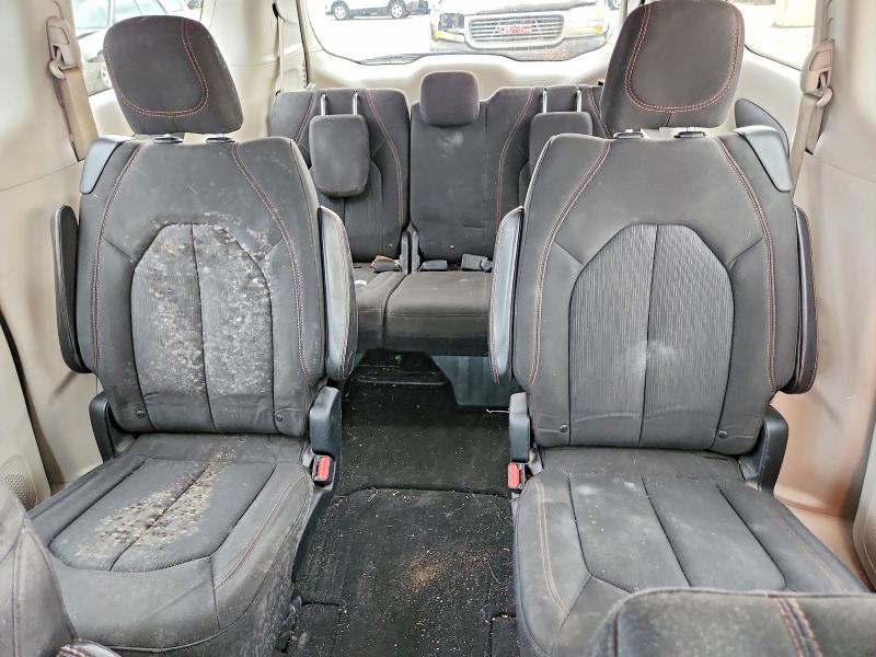 Photo 10 from auction – 2017 CHRYSLER PACIFICA with VIN 2C4RC1DG8HR610564