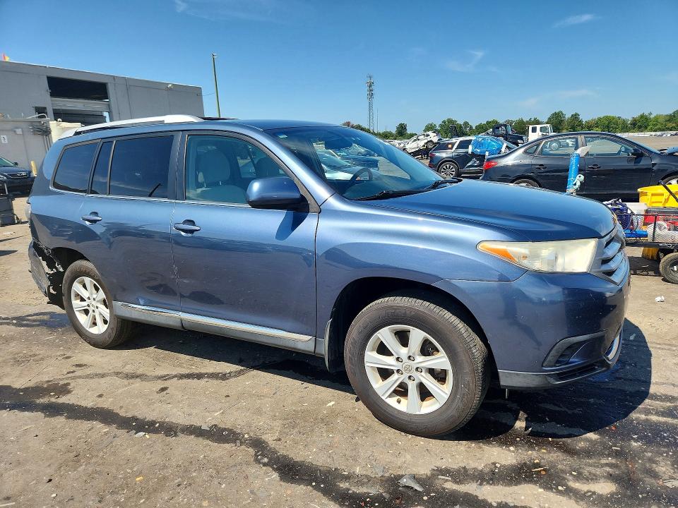 Photo 4 from auction – 2013 TOYOTA HIGHLANDER with VIN 5TDZA3EH7DS043466