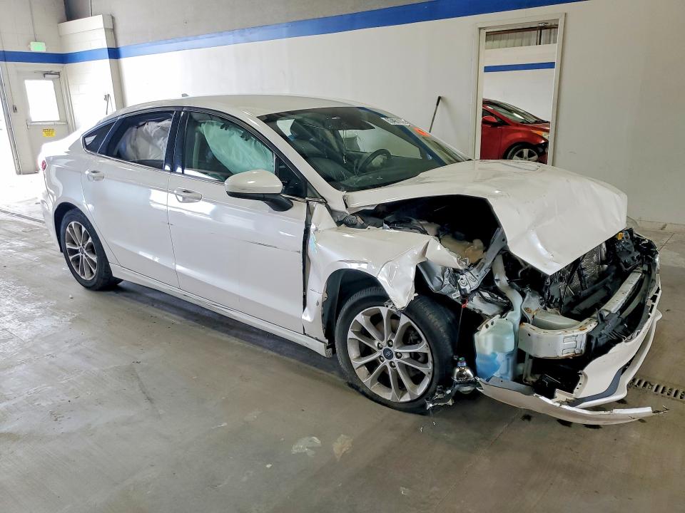 Photo 4 from auction – 2020 FORD FUSION with VIN 3FA6P0HD9LR258136