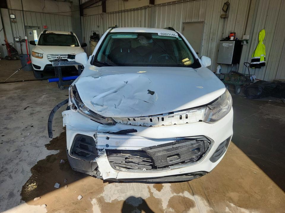 Photo 5 from auction – 2017 CHEVROLET TRAX with VIN 3GNCJLSB2HL257127