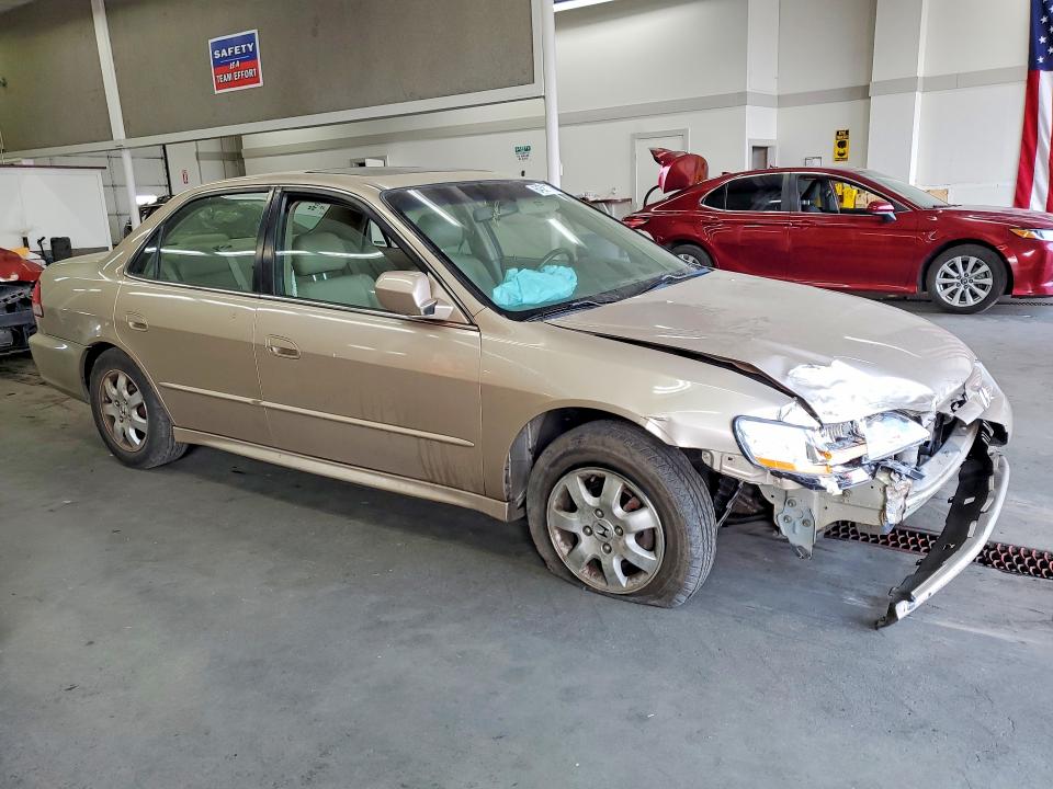 Photo 4 from auction – 2002 HONDA ACCORD with VIN JHMCG66042C006807