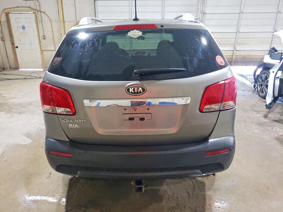 Photo 6 from auction – 2012 KIA SORENTO with VIN 5XYKT4A2XCG216704