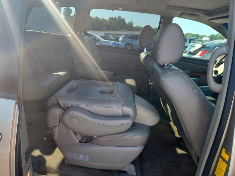 Photo 11 from auction – 2009 TOYOTA SIENNA with VIN 5TDZK22C19S248952