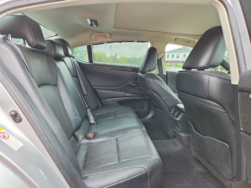 صورة رقم 10 من المزاد - 2019 LEXUS ES مع VIN 58ABZ1B15KU018391