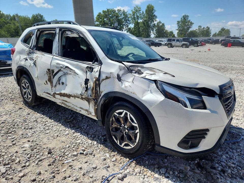 Снимка 4 от търг – 2022 SUBARU FORESTER с VIN JF2SKAEC5NH404479