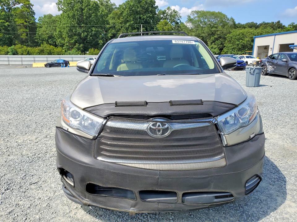 Photo 5 from auction – 2016 TOYOTA HIGHLANDER with VIN 5TDBKRFH0GS313044