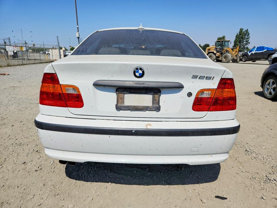 Photo 6 from auction – 2003 BMW 325 with VIN WBAEV33463KL85934