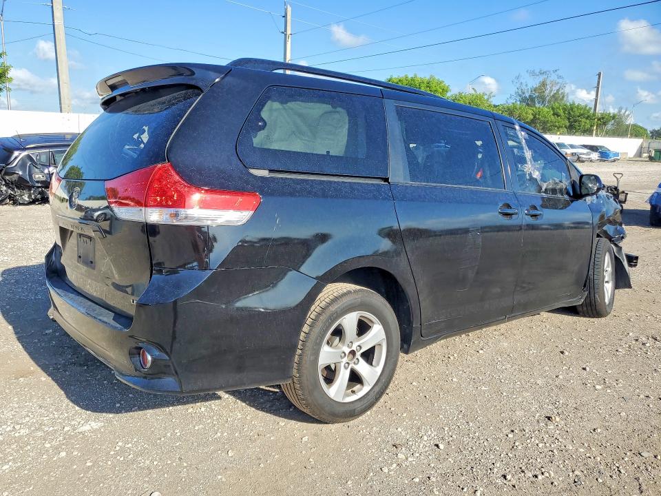 Photo 3 from auction – 2011 TOYOTA SIENNA with VIN 5TDKK3DC1BS001845