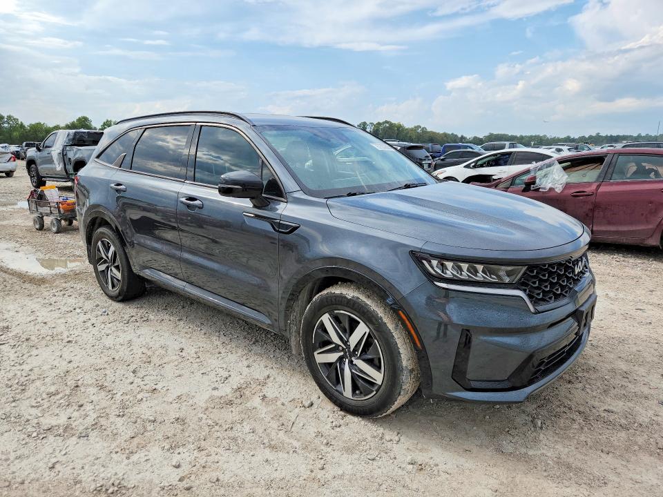 Photo 4 from auction – 2022 KIA SORENTO with VIN 5XYRL4LC8NG158891