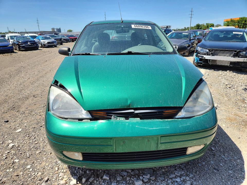 Photo 5 from auction – 2002 FORD FOCUS with VIN 3FAFP31302R238536