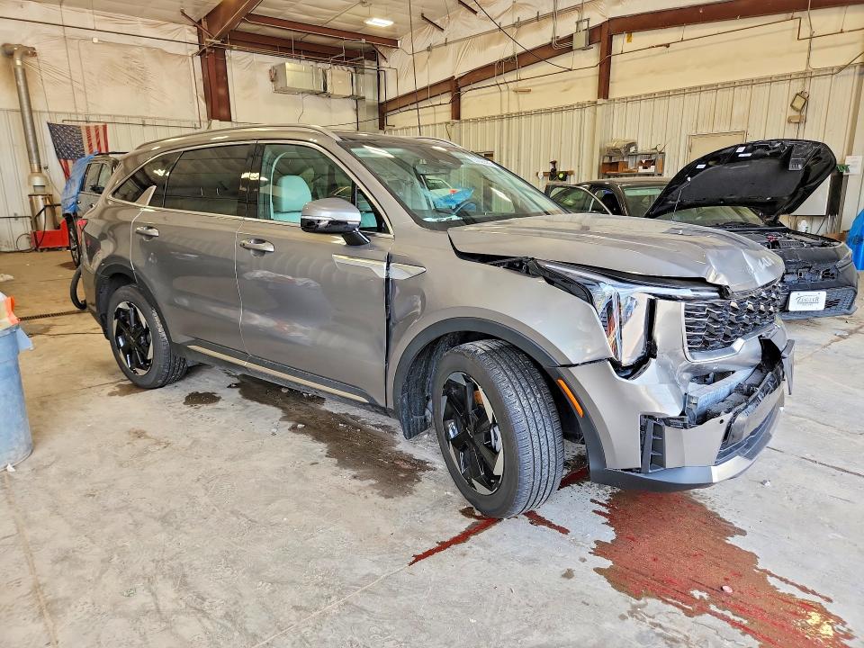 Photo 4 from auction – 2025 KIA SORENTO with VIN KNDRH4JG2S5329338