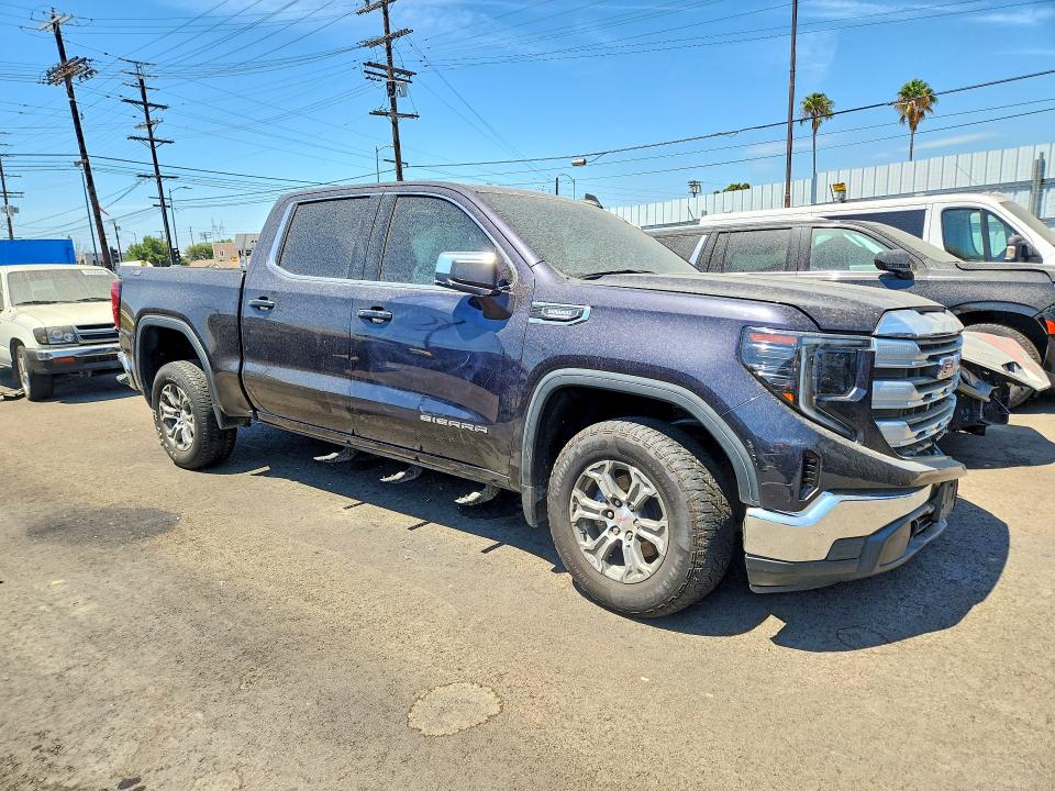 Zdjęcie 4 z aukcji – 2022 GMC SIERRA z VIN 3GTUUBET8NG567256