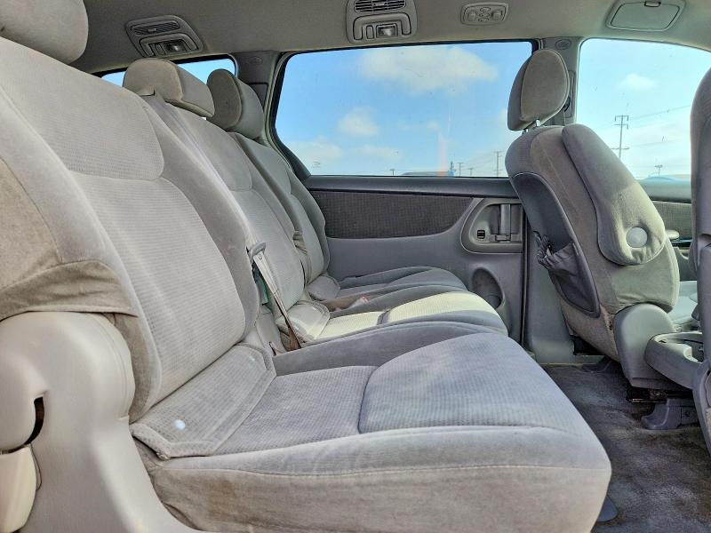 Photo 11 from auction – 2005 TOYOTA SIENNA with VIN 5TDZA23C95S358093