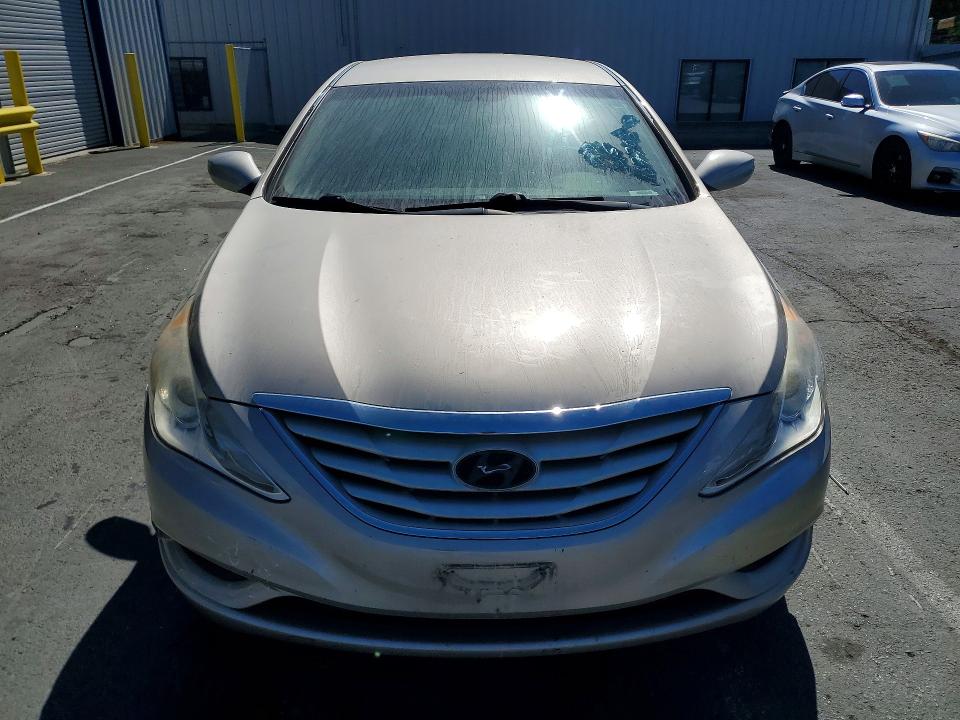 Photo 5 from auction – 2012 HYUNDAI SONATA with VIN 5NPEB4AC6CH320317