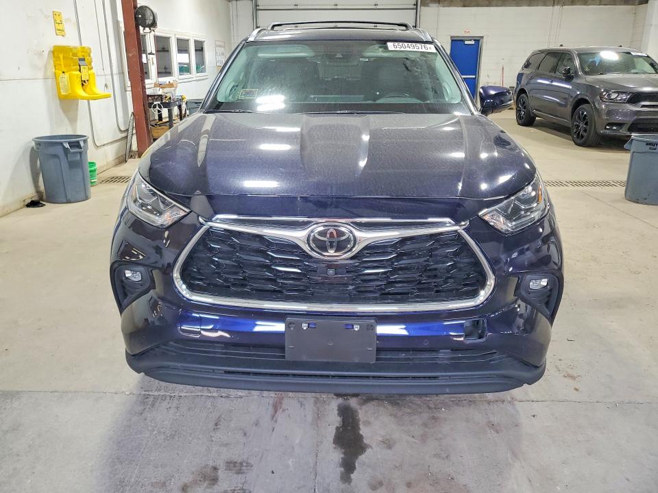 Photo 5 from auction – 2020 TOYOTA HIGHLANDER with VIN 5TDDZRBH3LS026737