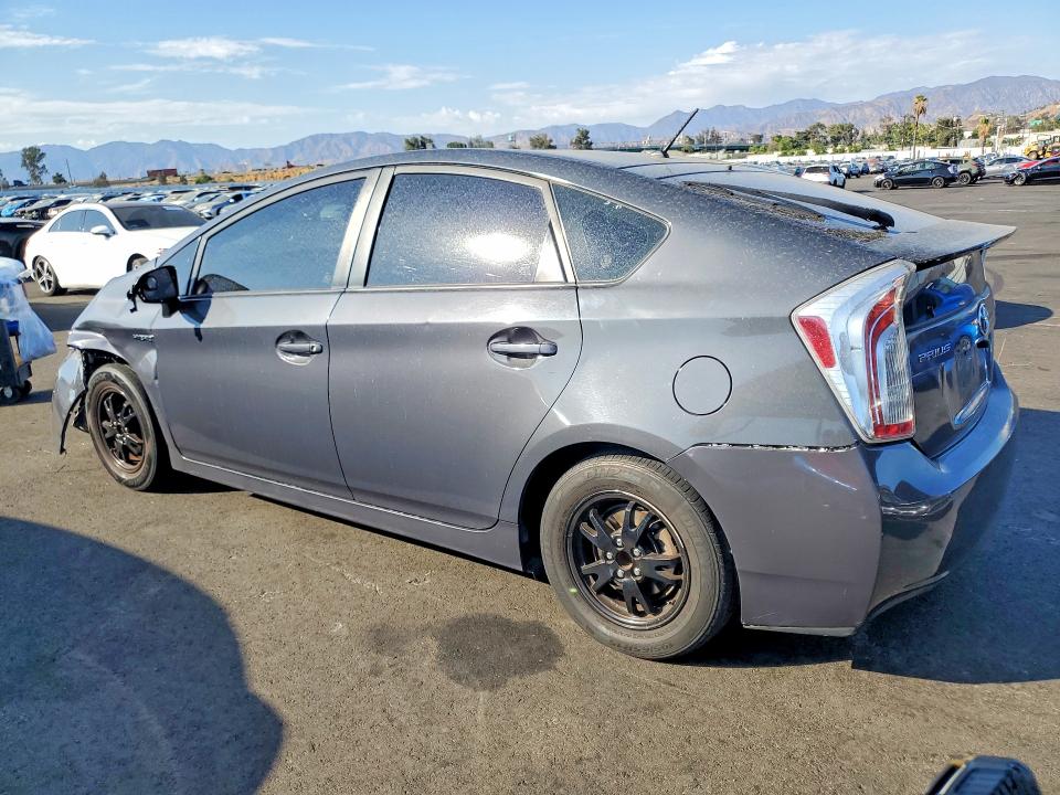 Photo 2 from auction – 2014 TOYOTA PRIUS with VIN JTDKN3DU2E0380099