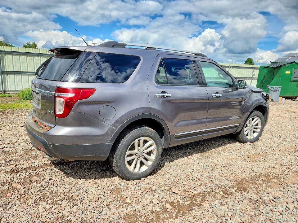 Photo 3 from auction – 2011 FORD EXPLORER with VIN 1FMHK8D88BGA55409