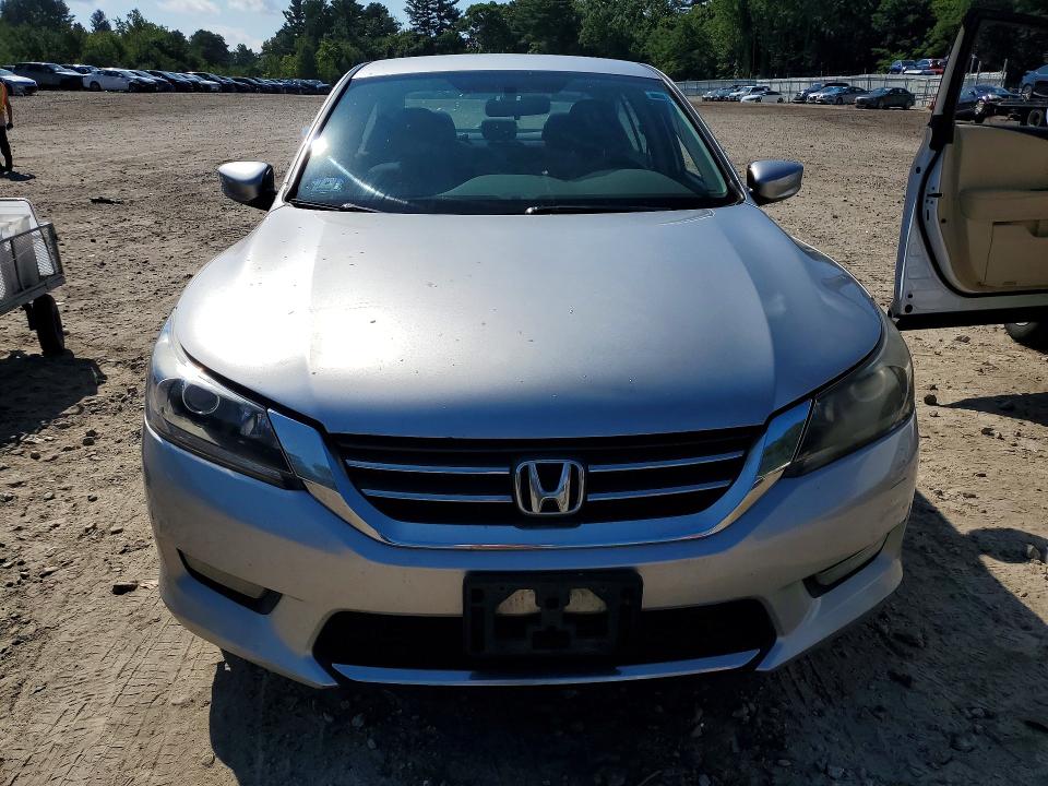 Photo 5 from auction – 2014 HONDA ACCORD with VIN 1HGCR2F54EA109596