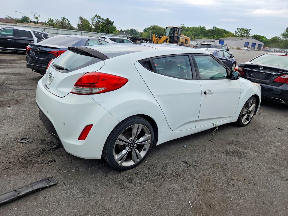 Photo 3 from auction – 2012 HYUNDAI VELOSTER with VIN KMHTC6AD5CU056517