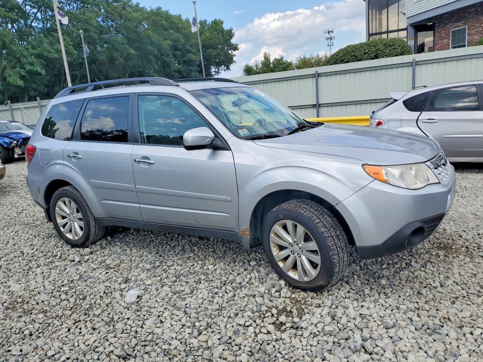 Photo 4 from auction – 2013 SUBARU FORESTER with VIN JF2SHAEC4DH413977