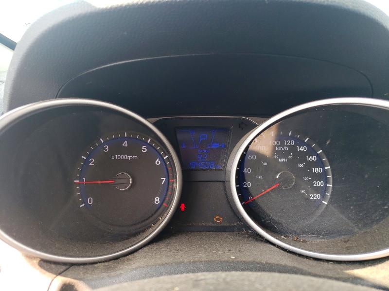 Photo 9 from auction – 2014 HYUNDAI TUCSON with VIN KM8JTCAF8EU893823