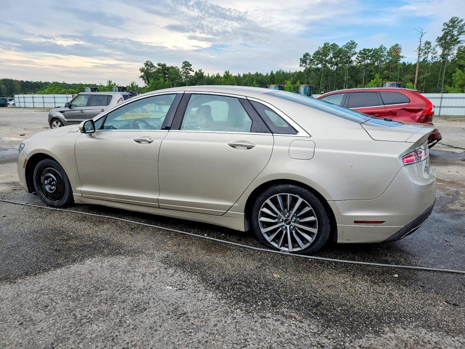 Photo 2 from auction – 2017 LINCOLN MKZ with VIN 3LN6L5D91HR622296
