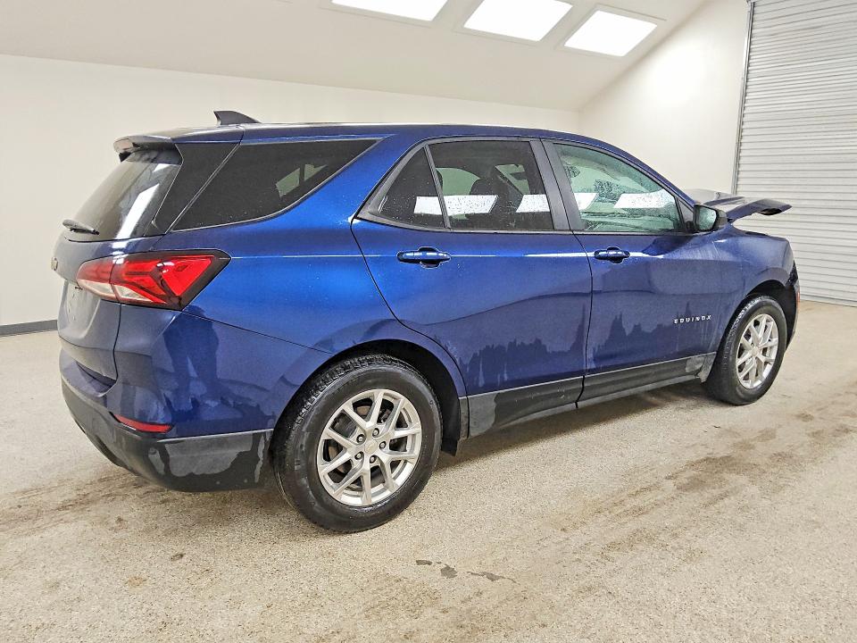 Photo 3 from auction – 2022 CHEVROLET EQUINOX with VIN 2GNAXHEV6N6114884