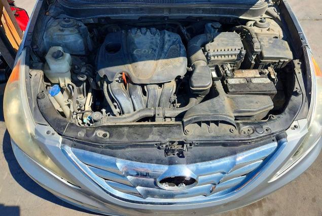 Photo 11 from auction – 2011 HYUNDAI SONATA with VIN 5NPEC4AC4BH180196