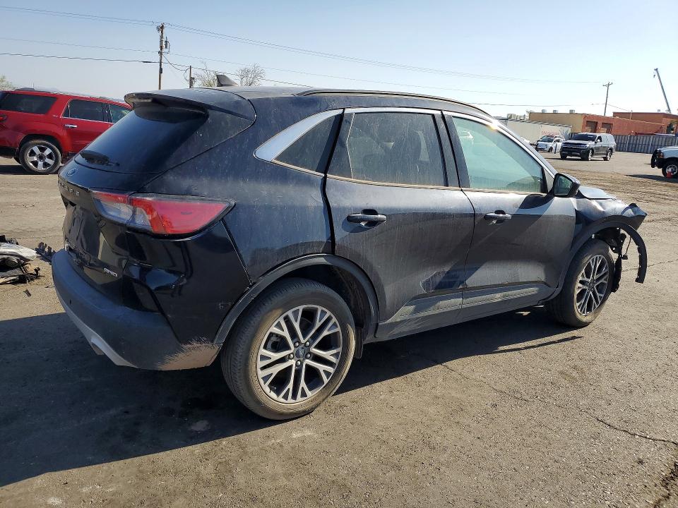Photo 3 from auction – 2021 FORD ESCAPE with VIN 1FMCU9H6XMUA64393
