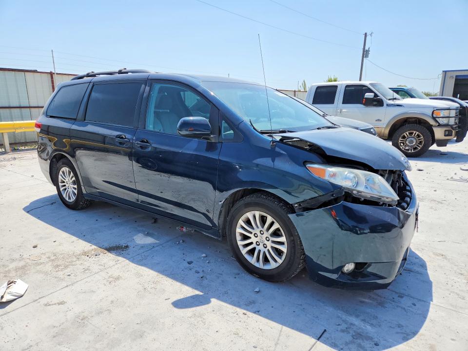 Photo 4 from auction – 2011 TOYOTA SIENNA with VIN 5TDYK3DC0BS154162