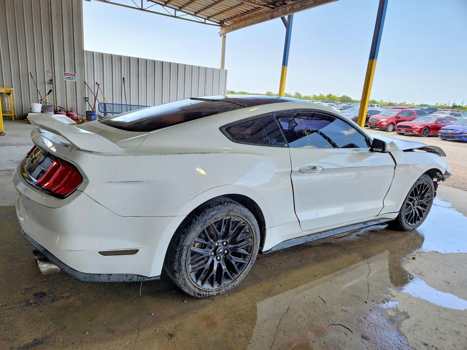 Photo 3 from auction – 2018 FORD MUSTANG with VIN 1FA6P8CF3J5128862