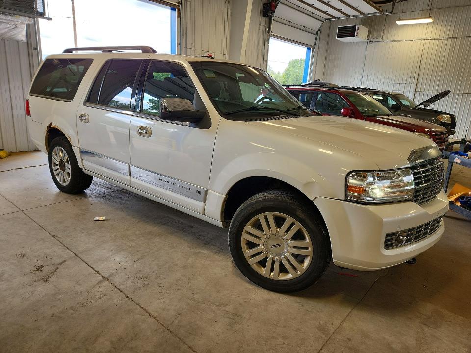 Photo 4 from auction – 2012 LINCOLN NAVIGATOR with VIN 5LMJJ3J50CEL04233