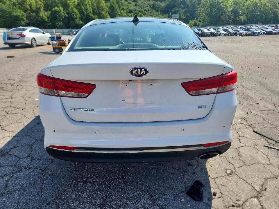 Photo 6 from auction – 2016 KIA OPTIMA with VIN 5XXGU4L36GG012579
