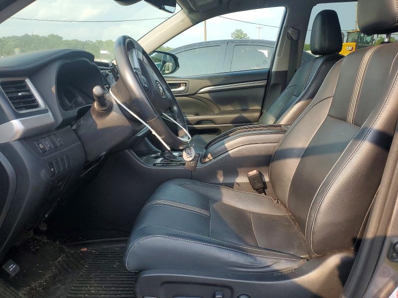 Photo 7 from auction – 2017 TOYOTA HIGHLANDER with VIN 5TDJZRFH5HS375516