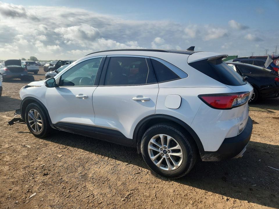 Photo 2 from auction – 2020 FORD ESCAPE with VIN 1FMCU9G69LUC28037