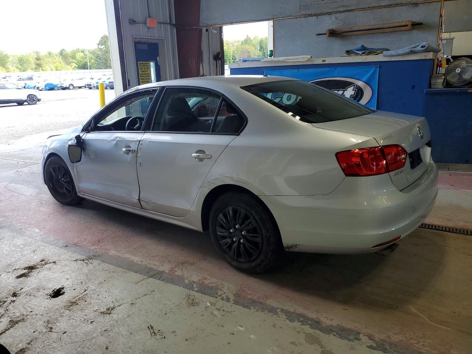 Photo 2 from auction – 2014 VOLKSWAGEN JETTA with VIN 3VW2K7AJXEM391503