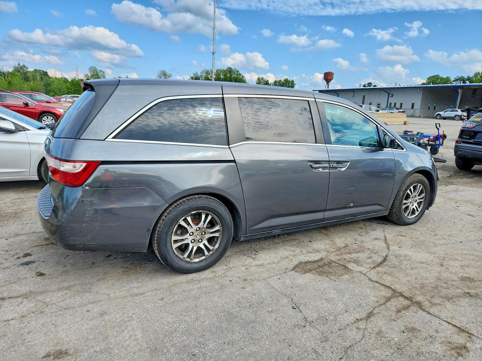 Photo 3 from auction – 2013 HONDA ODYSSEY with VIN 5FNRL5H47DB036892