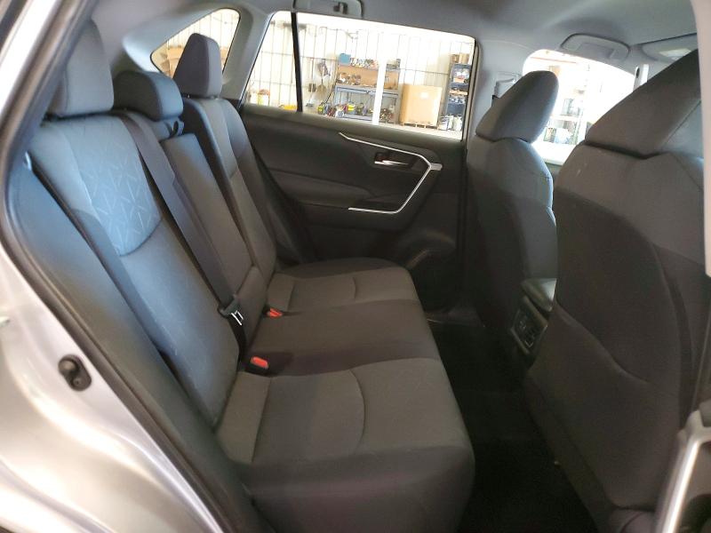 Photo 11 from auction – 2020 TOYOTA RAV4 with VIN 2T3P1RFV0LC084390