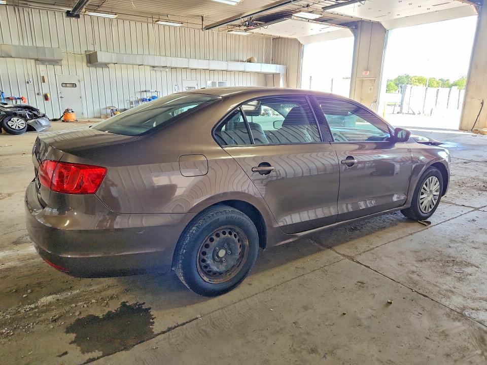 Photo 3 from auction – 2012 VOLKSWAGEN JETTA with VIN 3VW2K7AJ7CM308851