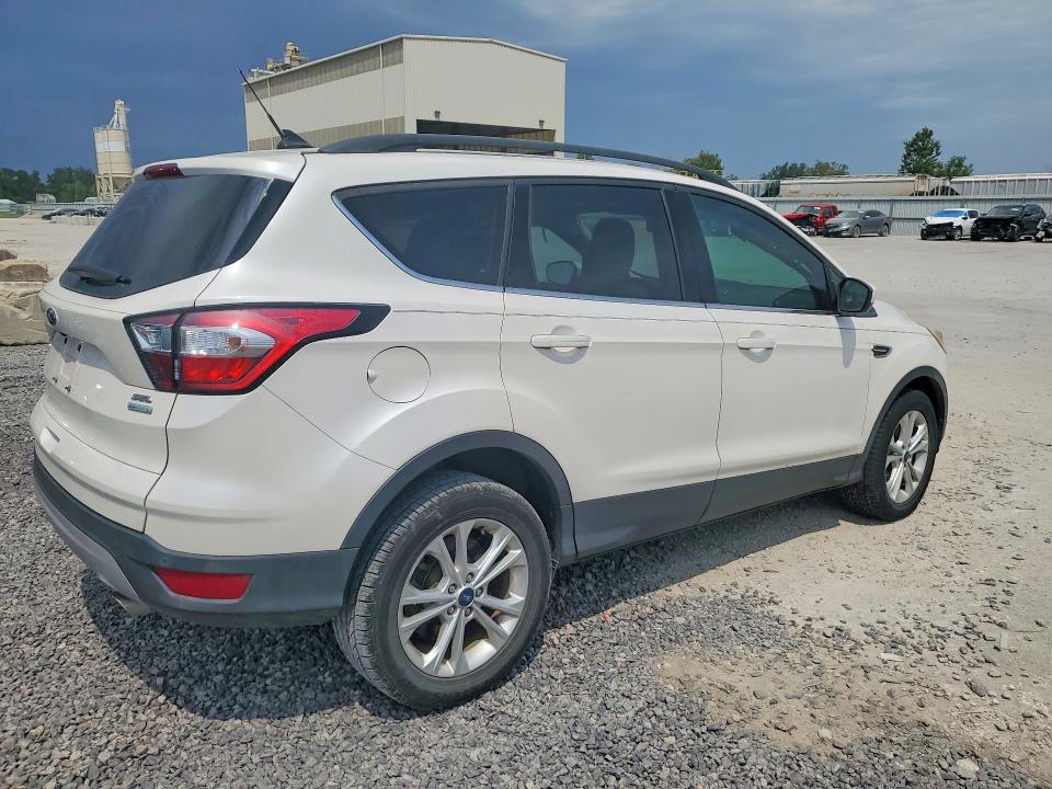 Photo 3 from auction – 2018 FORD ESCAPE with VIN 1FMCU0HD3JUC27729