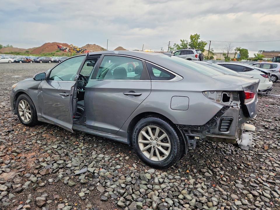 Photo 2 from auction – 2019 HYUNDAI SONATA with VIN 5NPE24AF2KH750757